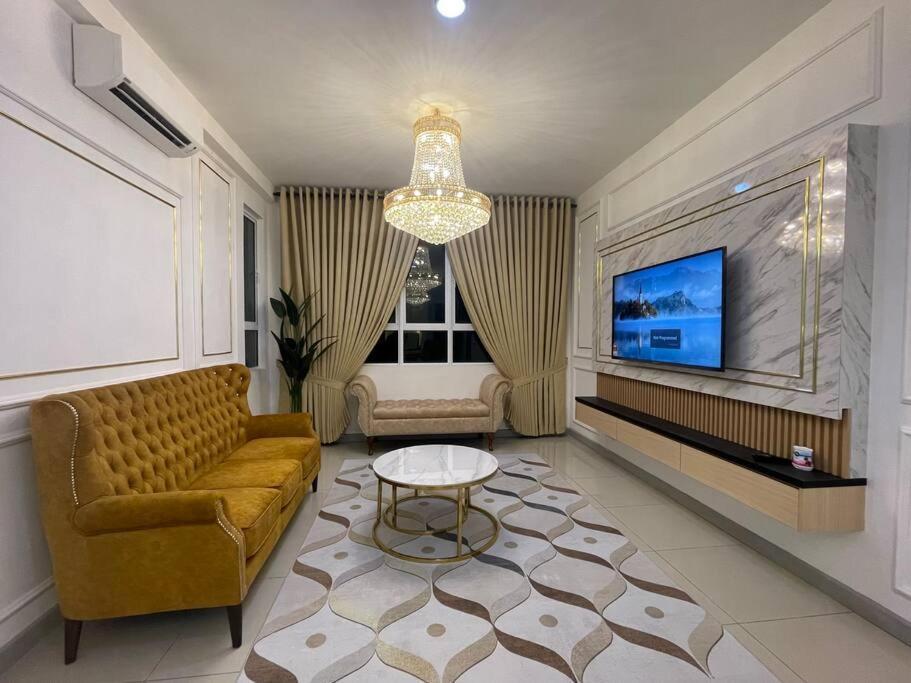 4 Bedroom Seaview Ladang Tanjung - Ayla Apartment